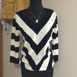 GAP M chevron stripe lightweight sweater